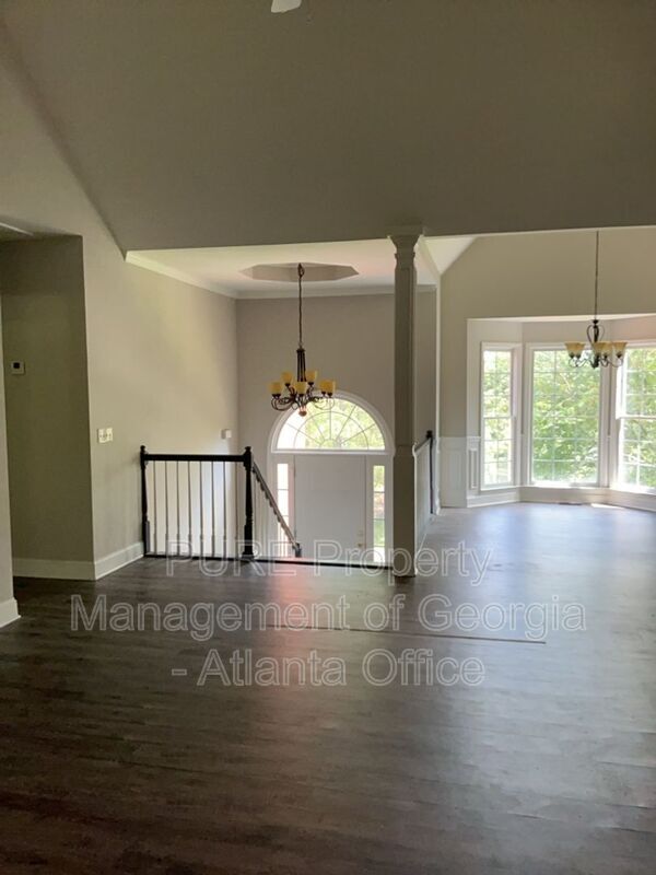 Building Photo - 27 N Hampton Dr
