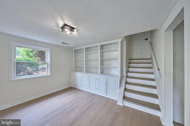 Building Photo - 2924 Gracefield Rd