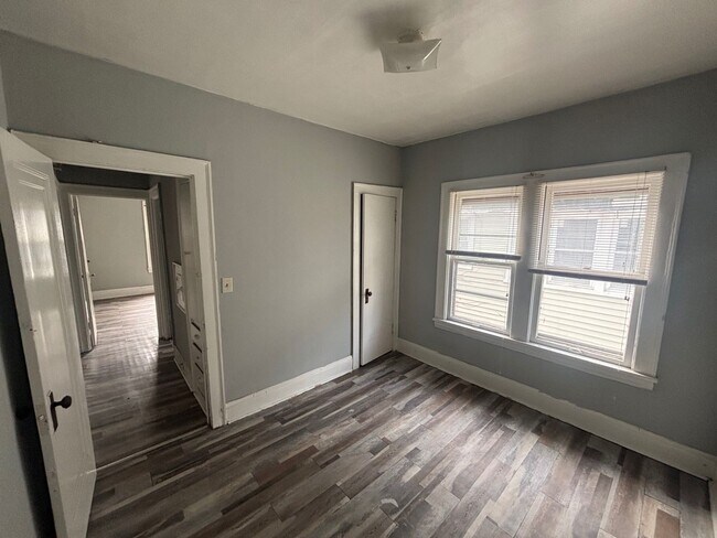 Building Photo - 12702 Iowa Ave