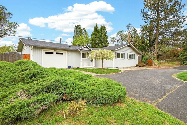 Building Photo - Unfurnished Light-Filled, Beautifully Updated 3-Bedroom Home in Jacksonville