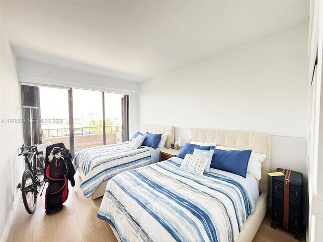 Building Photo - 251 Crandon Blvd