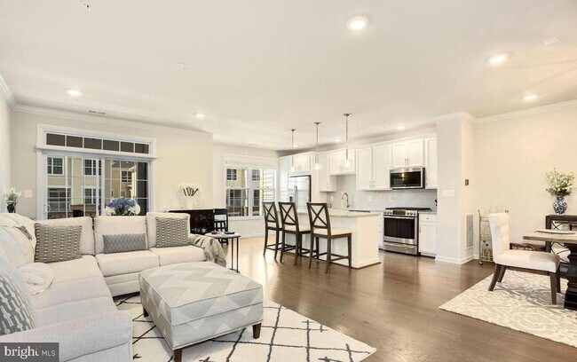 Building Photo - 23235 Milltown Knoll Square
