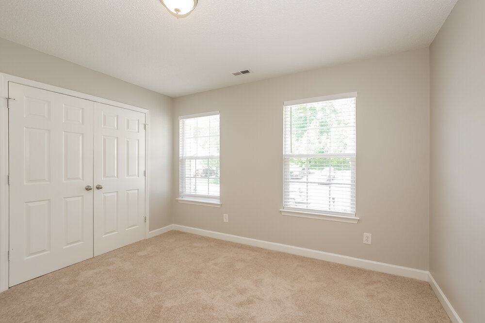Building Photo - 2127 Pleasant Dale Dr
