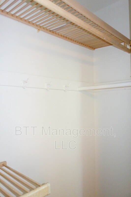 Building Photo - 8400 Greenwood Ave