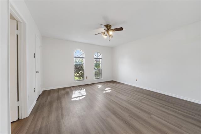 Building Photo - 3021 Pinewood Dr