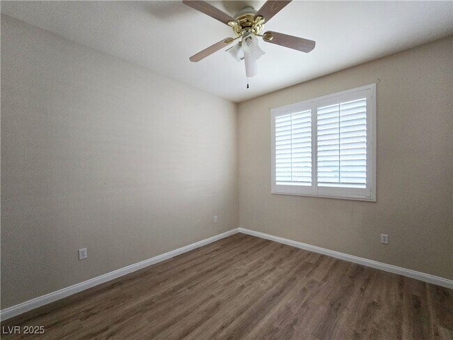 Building Photo - 200 Tayman Park Ave