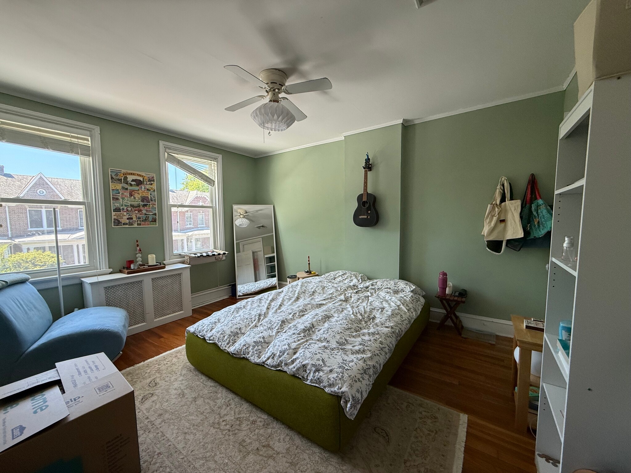 1st bedroom - 2904 Parkwood Ave