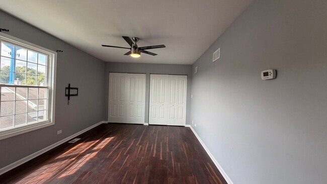 Building Photo - 646 White Ct