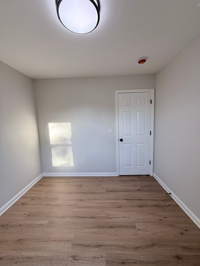 Building Photo - 40 Eisenhower Dr