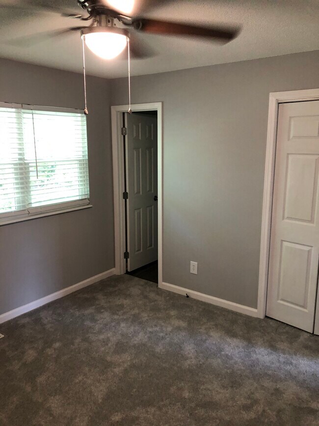 Building Photo - 11130 Concord Woods Dr