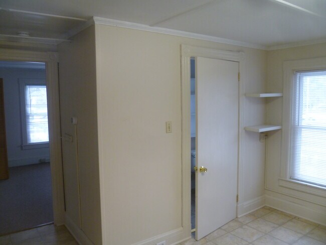 Building Photo - 174 S Branch St