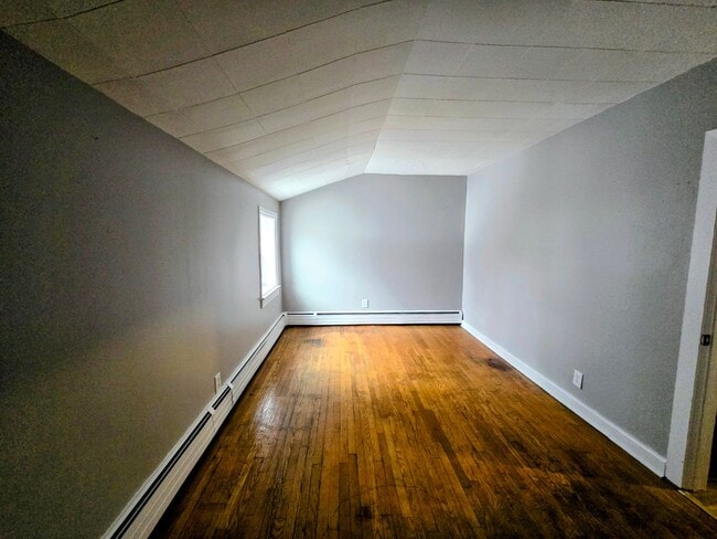 Building Photo - 419 Front St