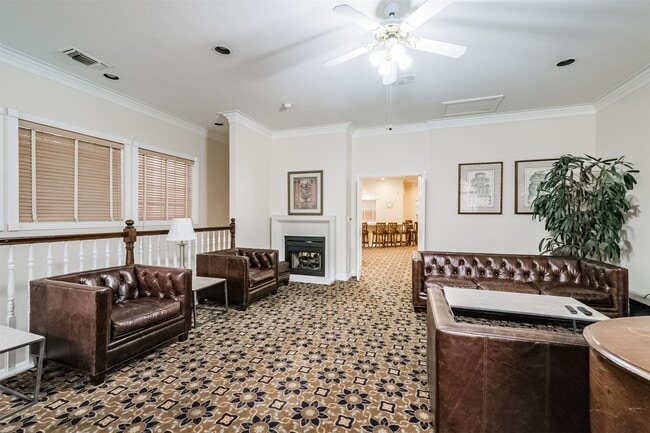 Building Photo - 2111 Welch St