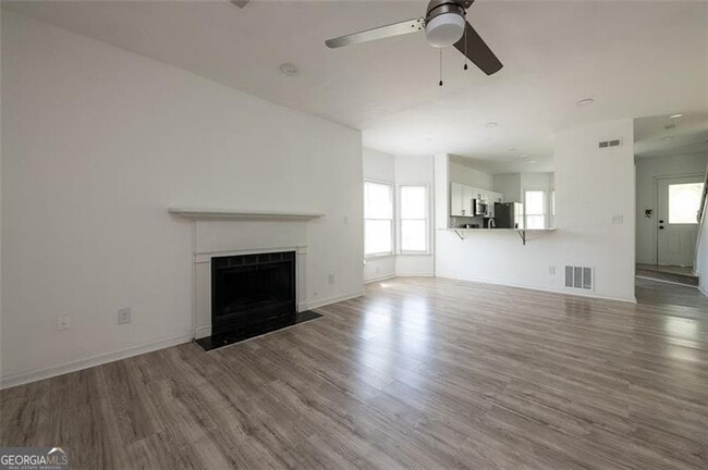 Building Photo - 348 Lakeridge Ct