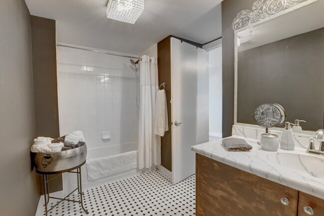 Building Photo - 185 NE 4th Ave