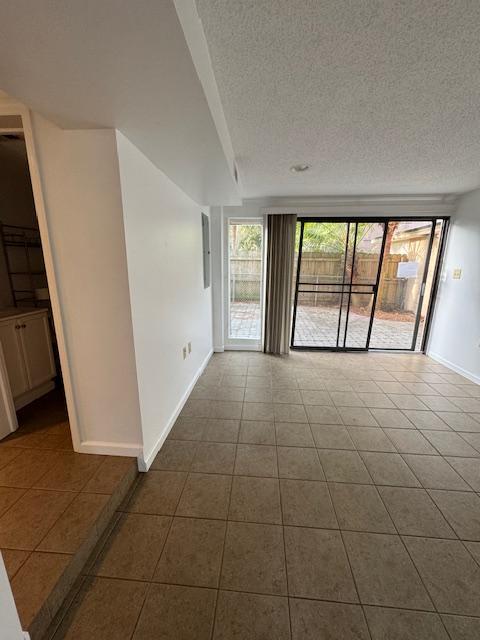 Building Photo - 303 3rd St