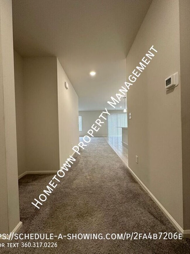 Building Photo - 4 bedroom with Bonus Room and Den - Availa...