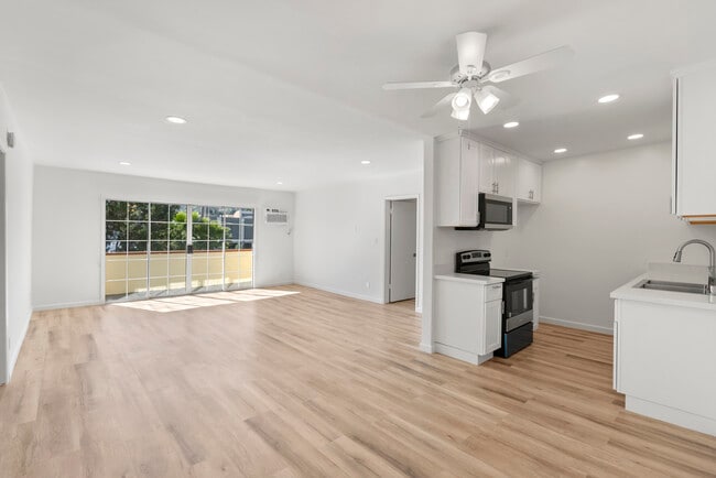 Primary Photo - Willis Apartments