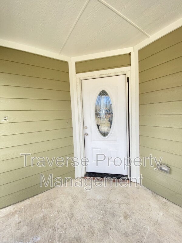 Building Photo - 924 E Annie St