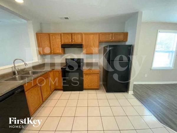 Building Photo - 405 Verbena Ave