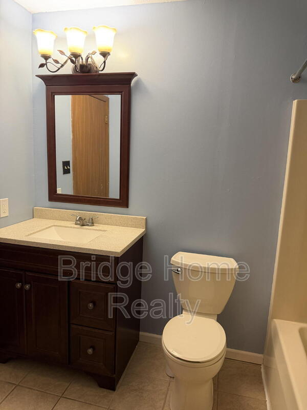 Building Photo - 210 Woodhaven Dr