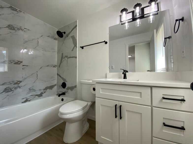 Building Photo - 15 110th Avenue Ct E