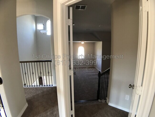 Building Photo - 5913 Richmond Dr