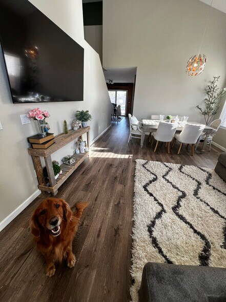 Building Photo - 2719 W Angel Way