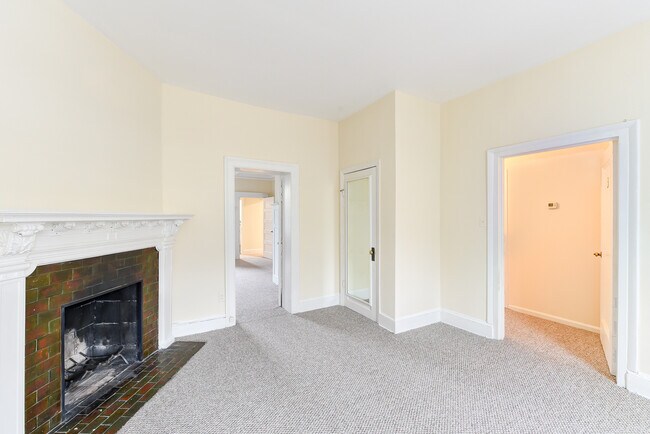 Building Photo - 1724 Lamont St NW