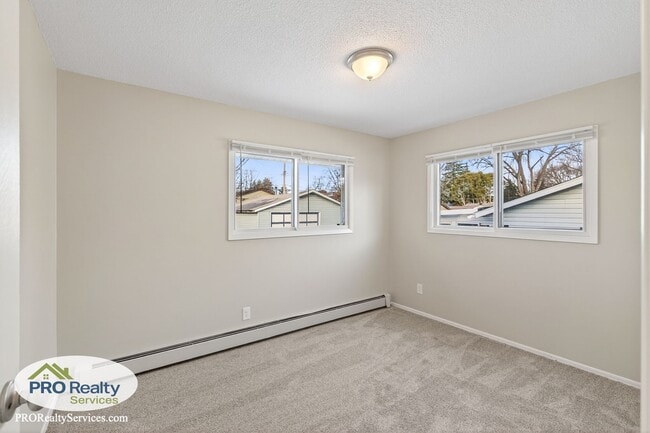 Building Photo - Recently Remodeled 4 Bedroom Home