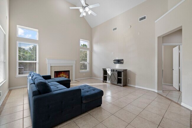 Building Photo - 9431 Thurber Ridge Dr