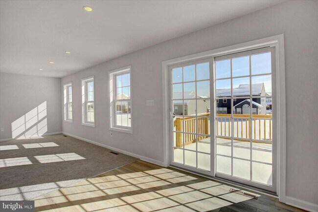 Building Photo - 601 Exeter Ln