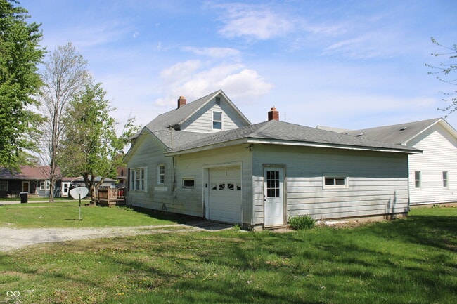 Building Photo - 603 E Clyde St
