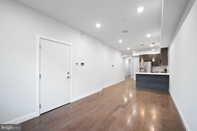 Building Photo - 2249 N Franklin St