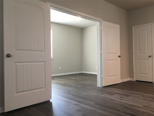 Building Photo - 2111 Ethan Dr