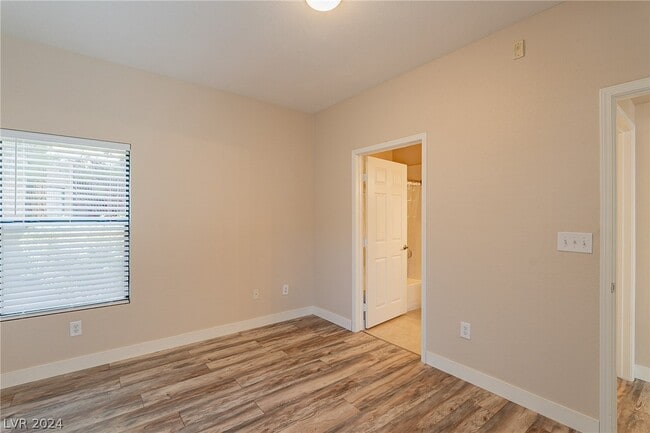 Building Photo - 8250 N Grand Canyon Dr