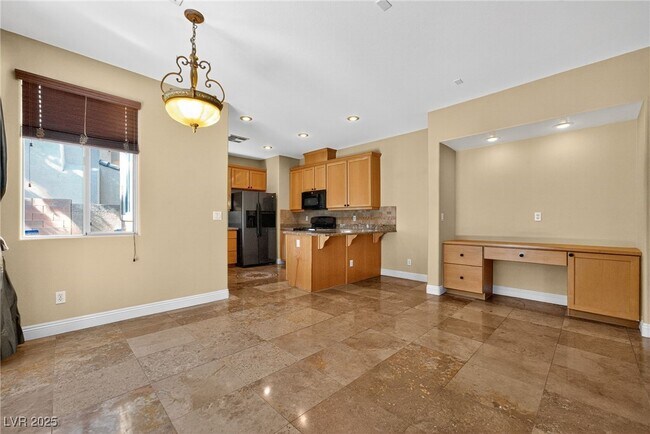 Building Photo - 551 Via Ripagrande Ave