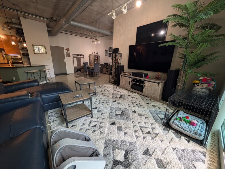 Living Area - 2001 Biscayne Blvd