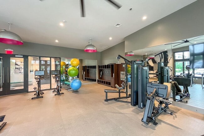 Building Photo - 16560 Crabbs Branch Way