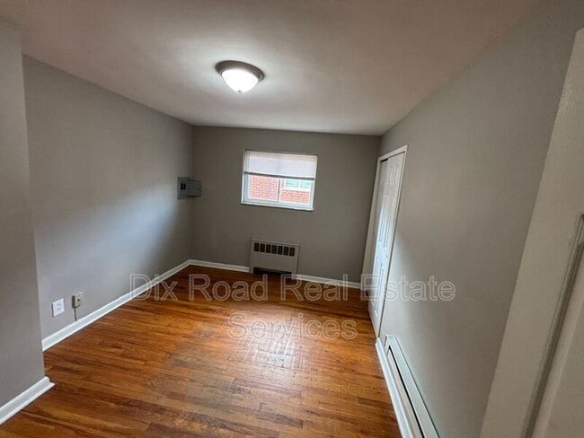 Building Photo - 1616 Pelham Pl