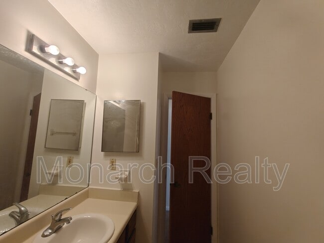Building Photo - 6133 NW 33 St