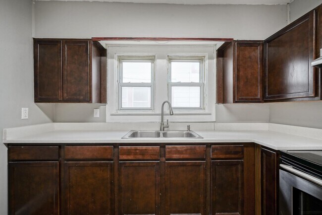 Building Photo - 3512 N Illinois St