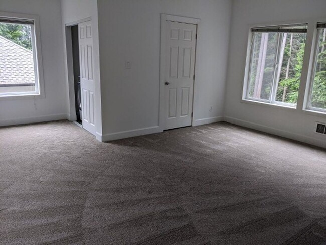 Building Photo - Remodeled 1-Bed ADU Near Microsoft & Redmond Town Center