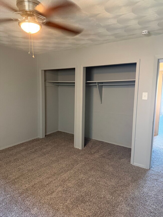 Building Photo - Pine Street Terrace