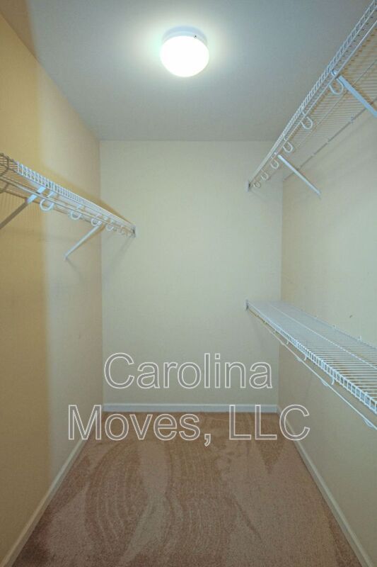 Building Photo - 500 Cliffview Ct