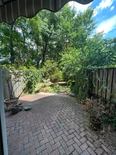 patio - 2500 Q St NW