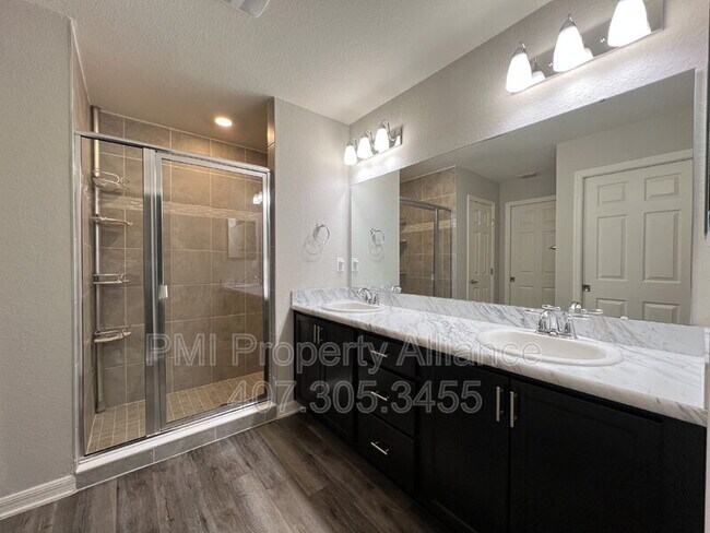 Building Photo - 1002 Corso Dr