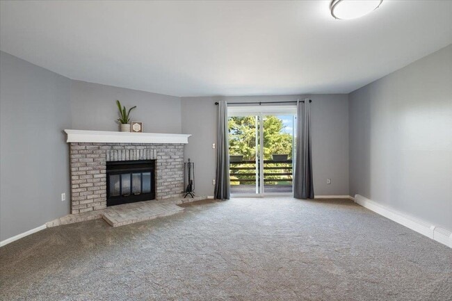 Building Photo - 5 Aspen Ln