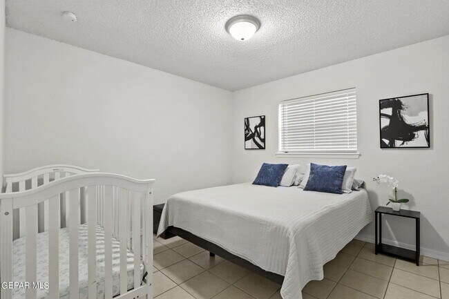 Building Photo - 6923 Alto Rey Ave