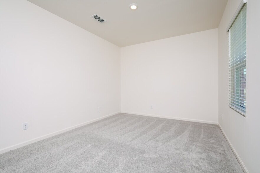 Building Photo - 756 Shepard Rock Dr